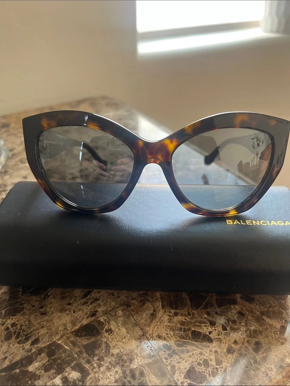 Balenciaga Tortoiseshell Cat-Eye Sunglasses - Brown